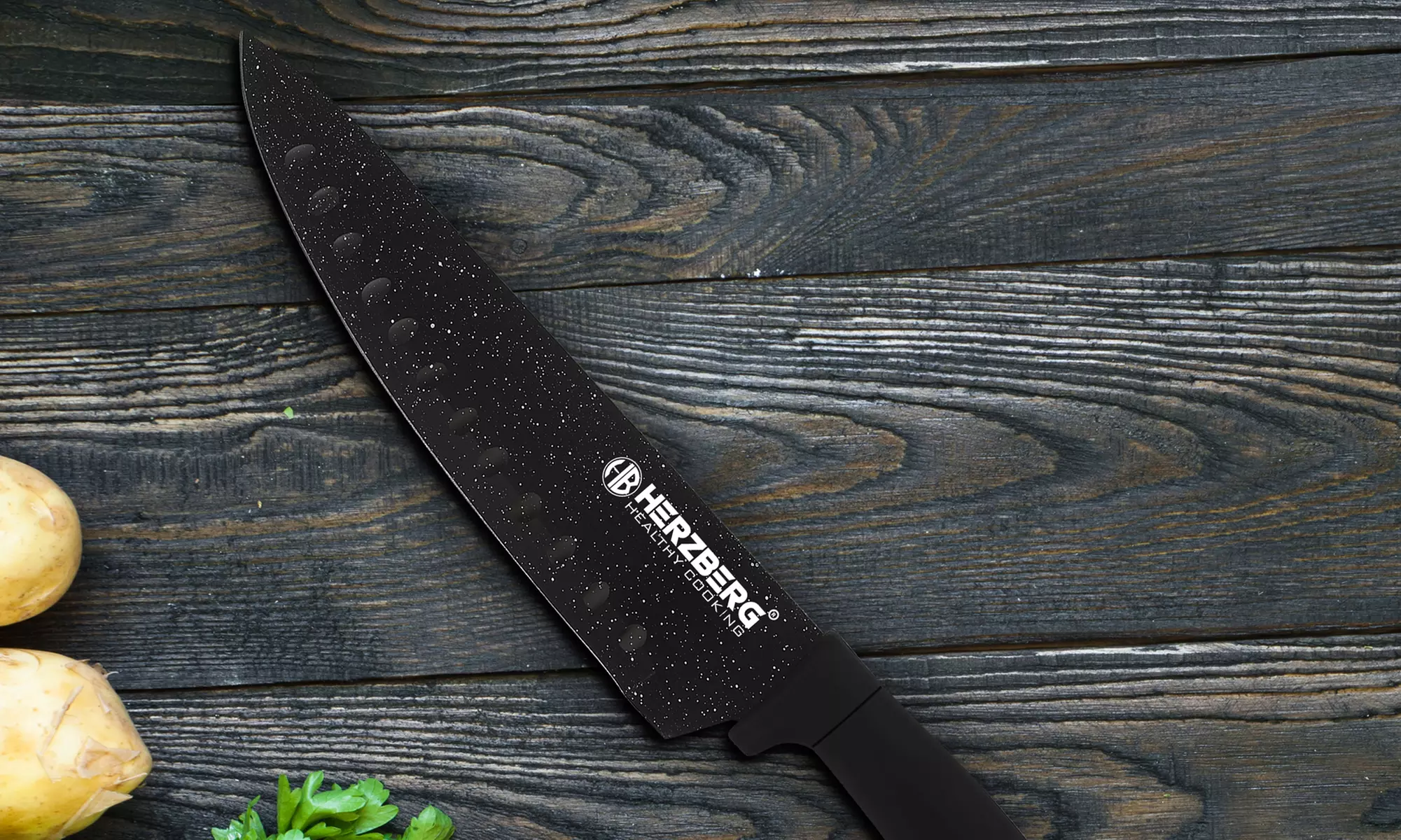 Ensemble 8 pièces avec couteaux, aiguiseur, ciseaux et support