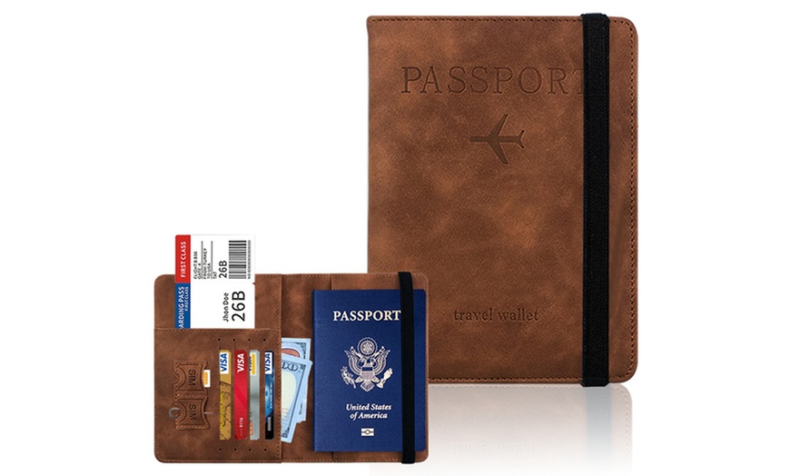 Image 6: RFID Blocking Passport Holder