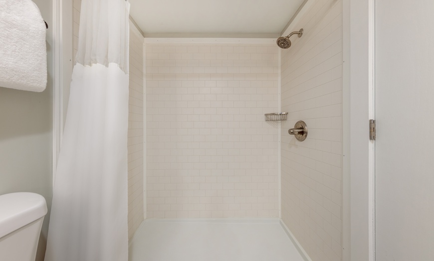 Image 6: Charming Stay at Park Plaza Resort, Ascend Hotel Collection in, UT.