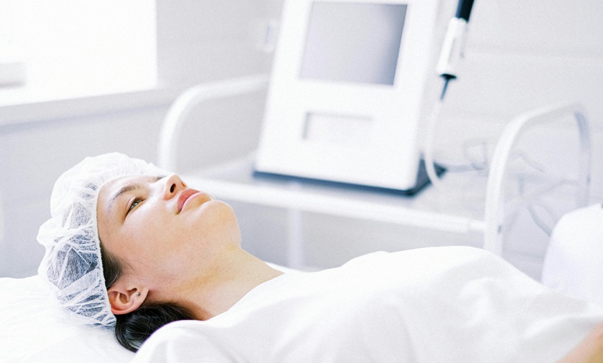 Image 2: HIFU 7D Skin Tightening: Full Face, Double chin & Neck