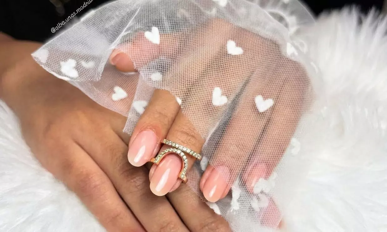 Manicura, pedicura o manipedicura normal o semipermanente