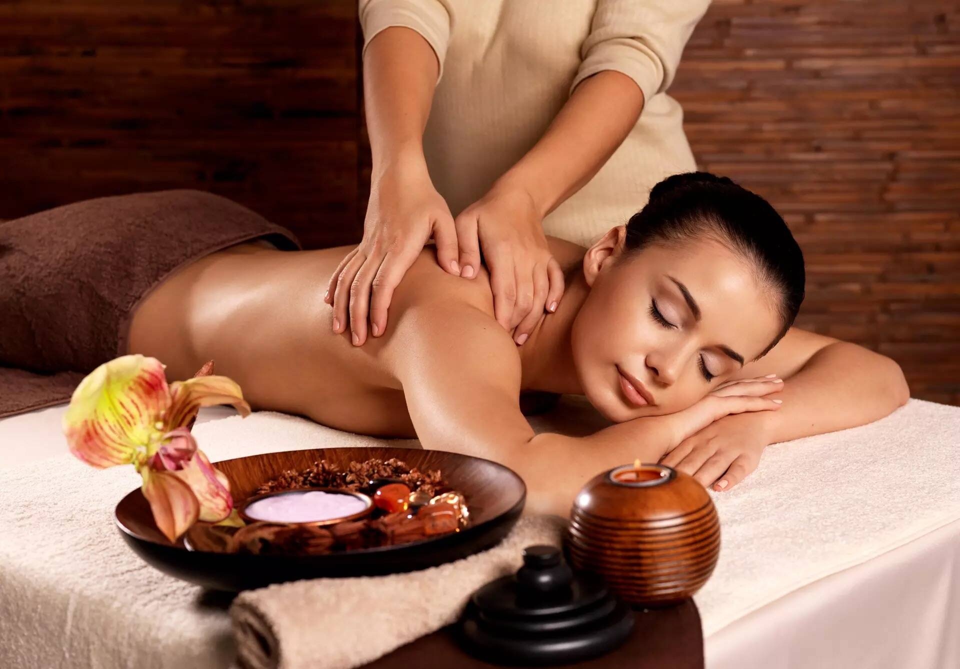 Upgrade Full Body Massage with Deep Tissue, Hot Stone & Essential Oils