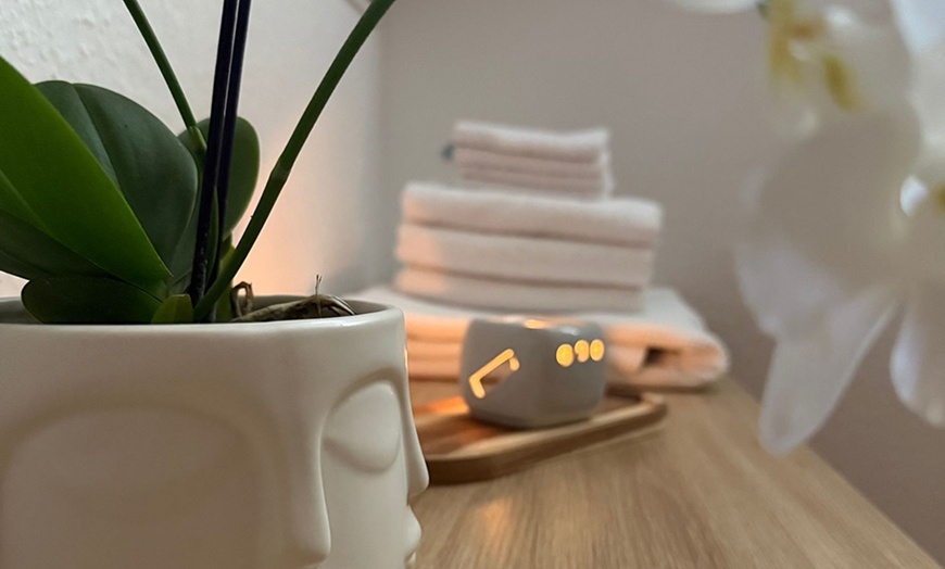 Image 6: 1 - 5 Hot-Stone-Massagen à 90 Min. inkl. Tee für 1 Person