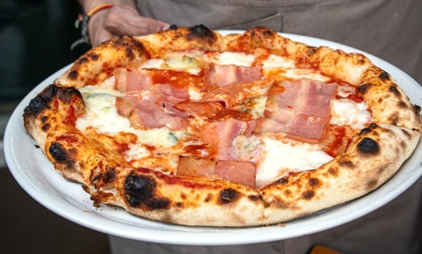 Image 3: Menú italiano para 2 o 4 con pizzas a la pala y botella de lambrusco