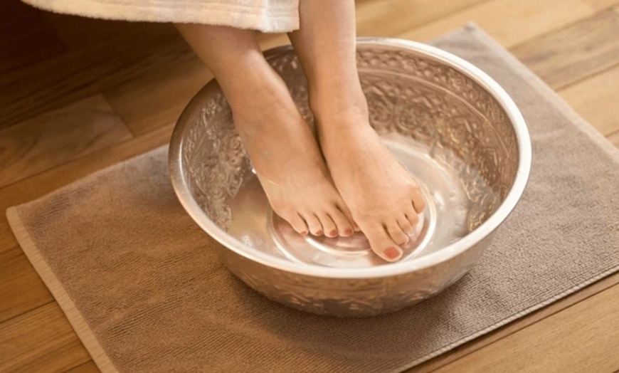 Image 6: Sesión spa para pies con pedicura y esmaltado para una persona