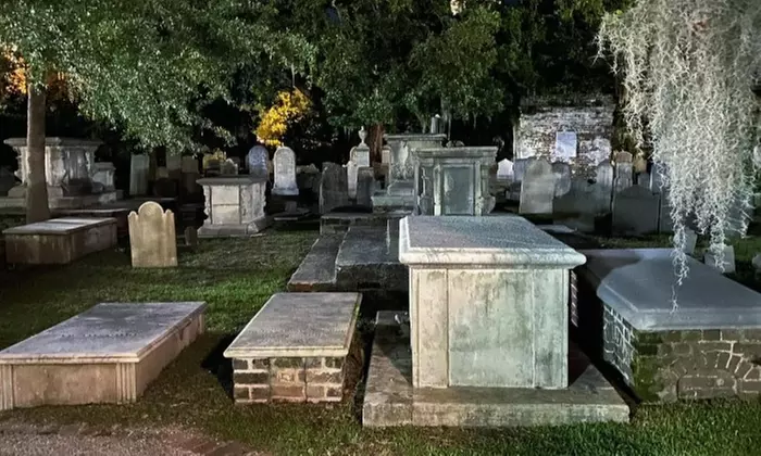 Charleston Pirates & Ghosts Tour – Historic Streets & Spooky Tales