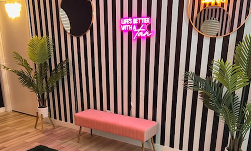 Image 3: Airbrush Spray Tan Sessions: Single, Rapid, Couples, or Monthly Series