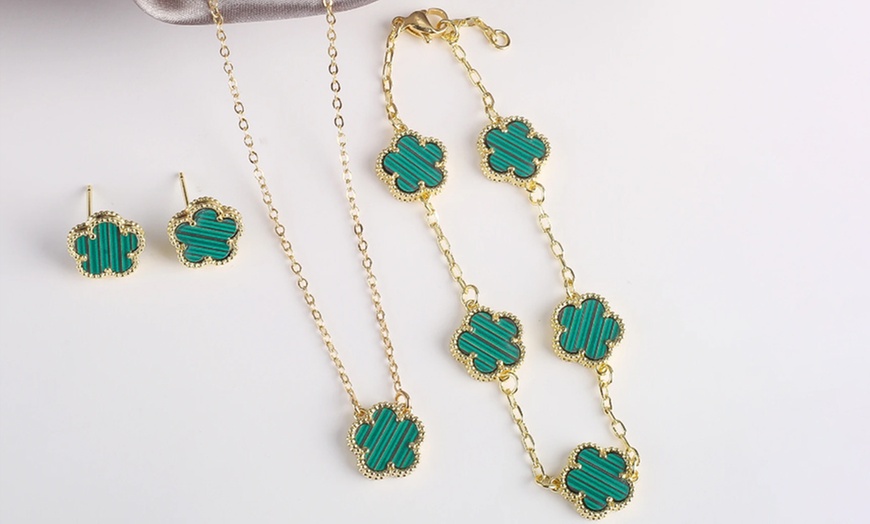 Image 15: Four-Leaf Clover Themed Jewellery Set 