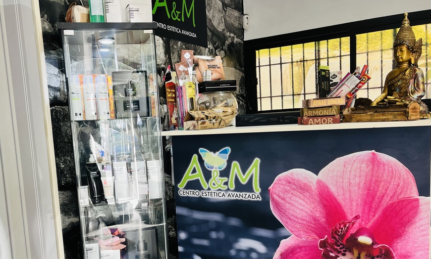 Image 5: Tratamiento facial Dermapen con cóctel rejuvenecedor y extras 