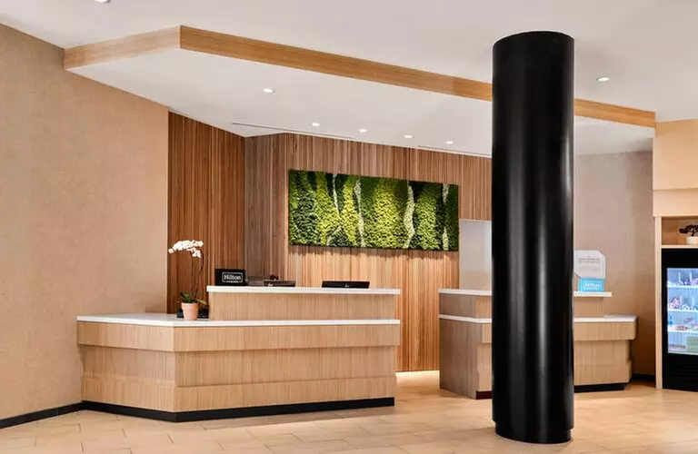 Comfortable Budget Hotel Near LAX With Parking Included