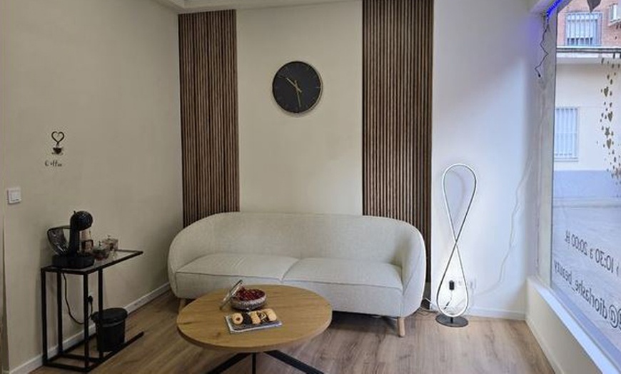 Image 3: Hidrolimpieza facial de 8 pasos con radiofrecuencia y opción extra 