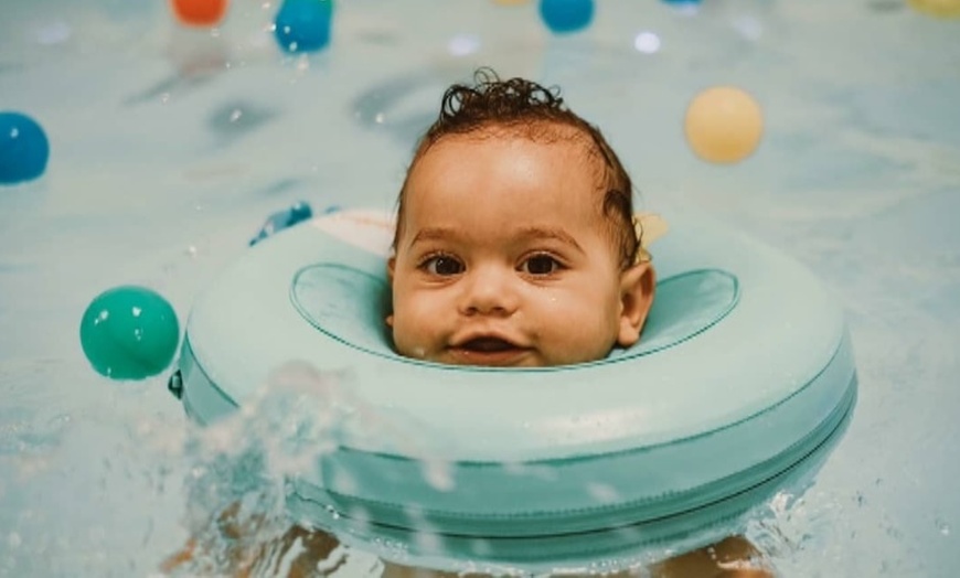 Image 5: Spa para bebés con hidroterapia