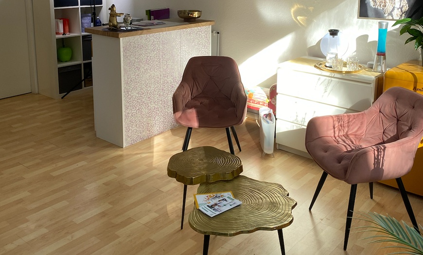 Image 4: Hyaluron-Faltenbehandlung: 1 oder 2 ml Hyaluronsäure an 1 bzw. 2 Zonen