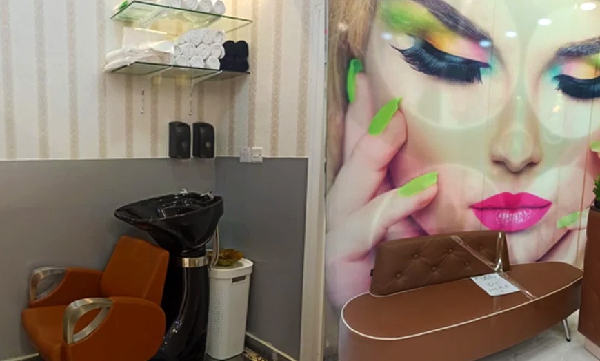 Image 8: Root Touch Up Loreal Plus Blow Dry, Olaplex Treatment, Ombre and More