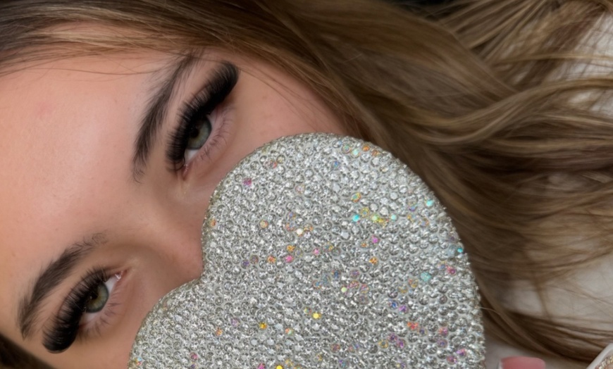 Image 2: Up to 44% Off on Eyebrow Tinting at The heavenly beauty bar