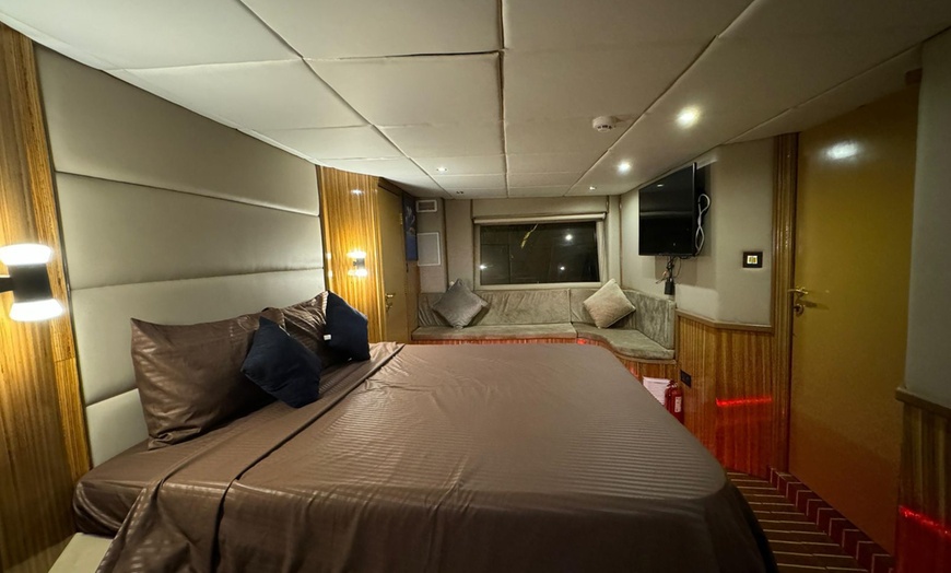 Image 2: Enjoy Luxury Yacht Up to 50 People for 1-3 hours