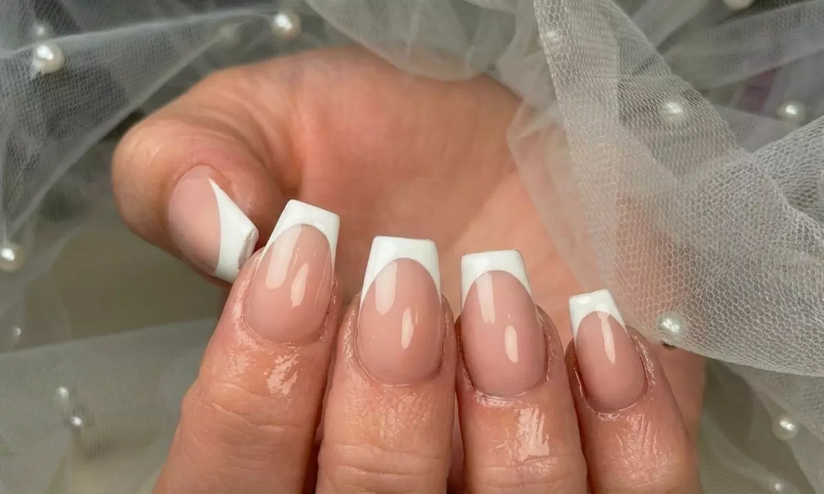 Sesión de manicura y/o pedicura semipermanente