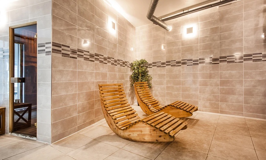 Image 4: Relaxing Spa Day For One or Two: 30- or 60-Minute Treatment