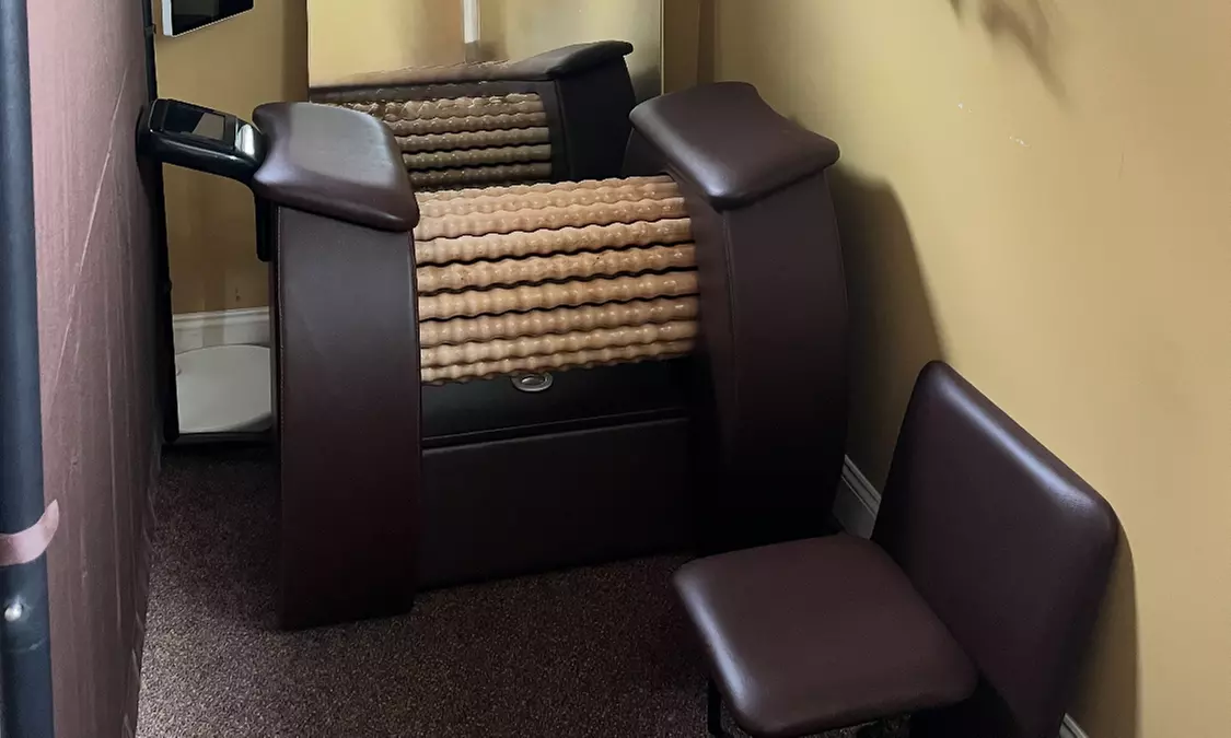 Refresh with Micro-current Facelift Sessions