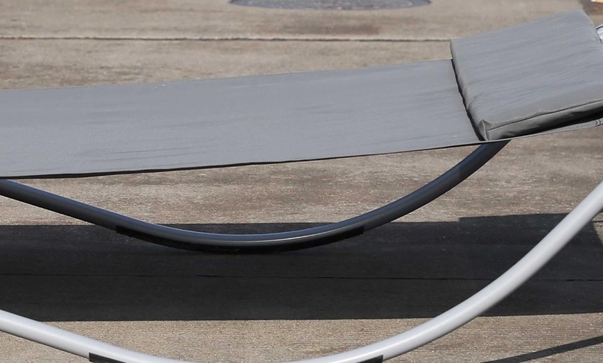 Image 5: Outsunny Lounger Rocking Bed