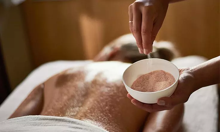 Massage, soin du visage, gommage, sauna : pack bien-être au choix