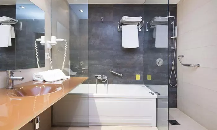 Granada: 1 o 2 noches con spa y desayuno en hotel 5 *