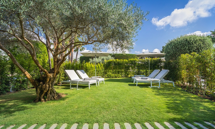 Image 9: Acceso de 50 minutos a zona wellness 5* con masaje o tratamiento