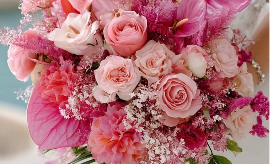 Image 4: Freestyle Floral Design Class 