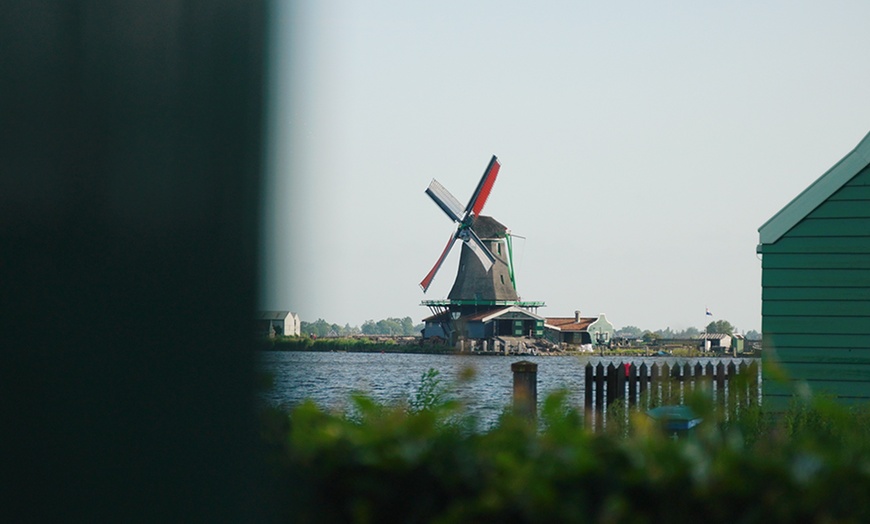 Image 18: Vaar langs iconische molens en ontdek geheimen van de Zaanse Schans