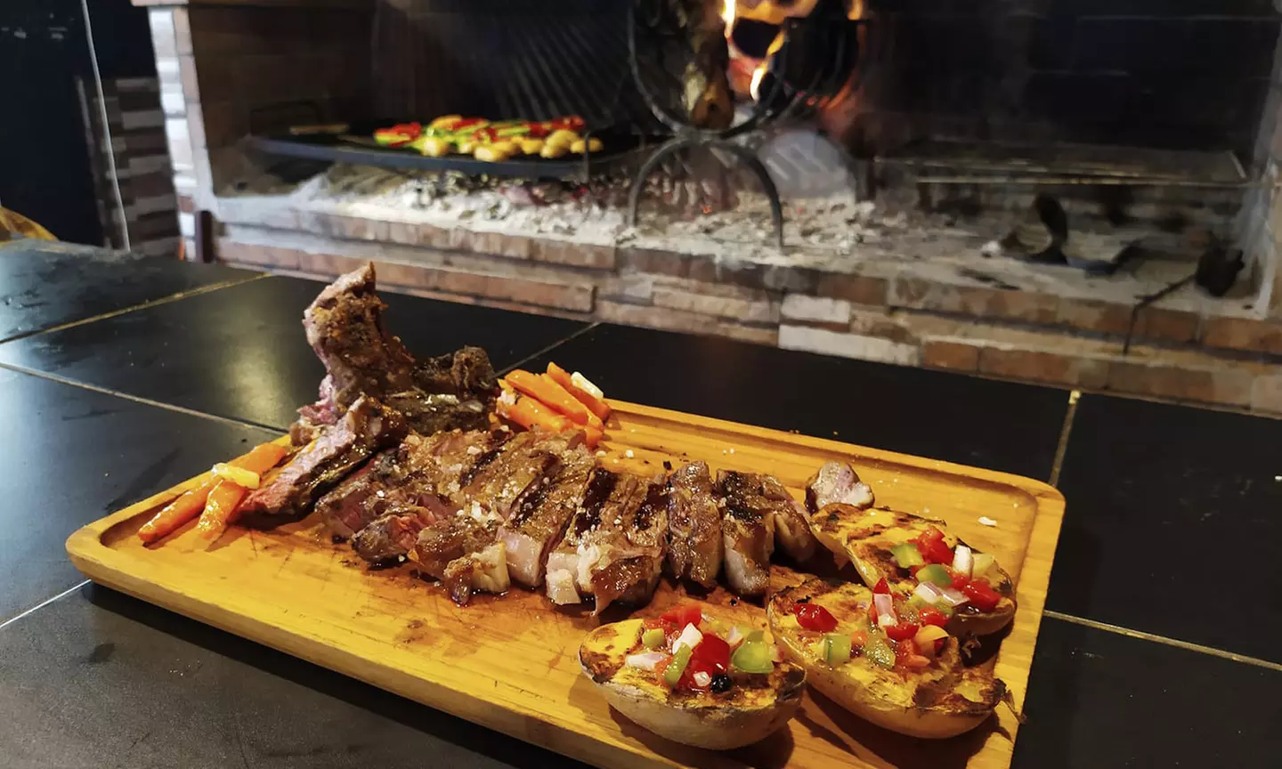 ¡Descubre el sabor del Mediterráneo! ¡Menú a elegir para 2!