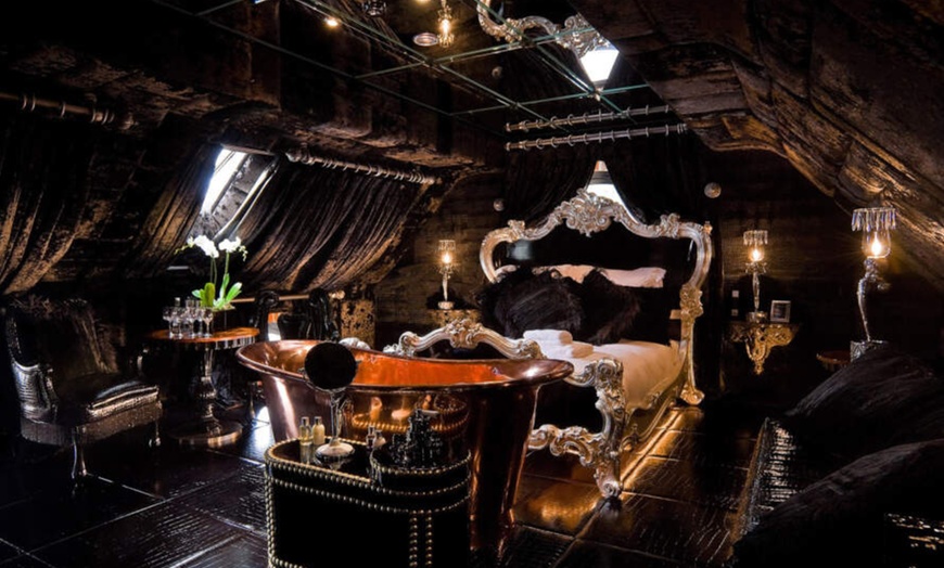 Image 21: 5* Decadent Hotel Break for Two with English or Thai Dining experience