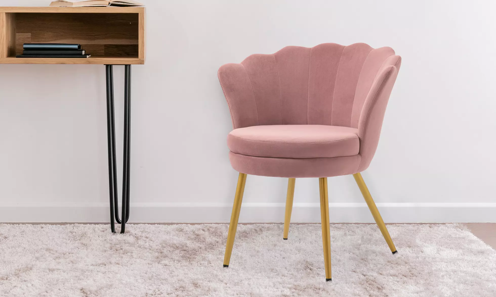 Silla con respaldo en forma de concha