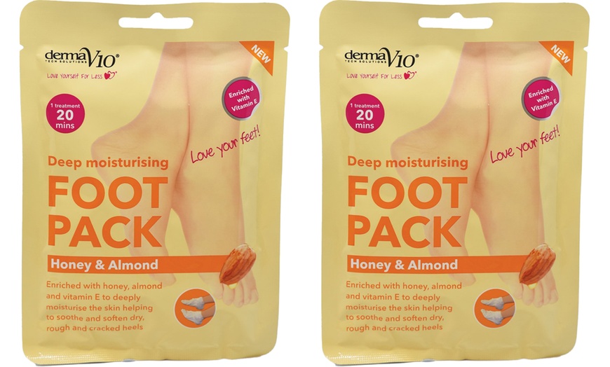 Image 13: Up to Six Derma V10 Moisturising Foot Packs