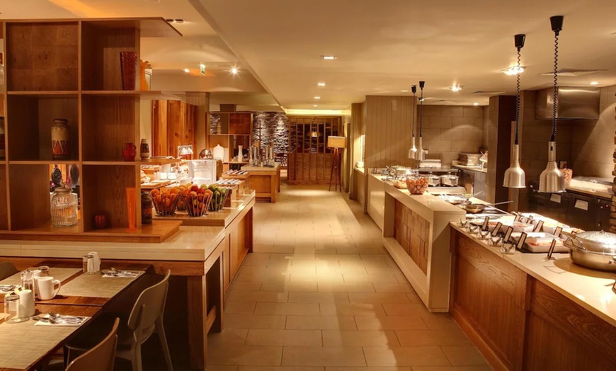 Image 7: Scottish Highlands: 4* Picturesque Stay for 2 with Breakfast