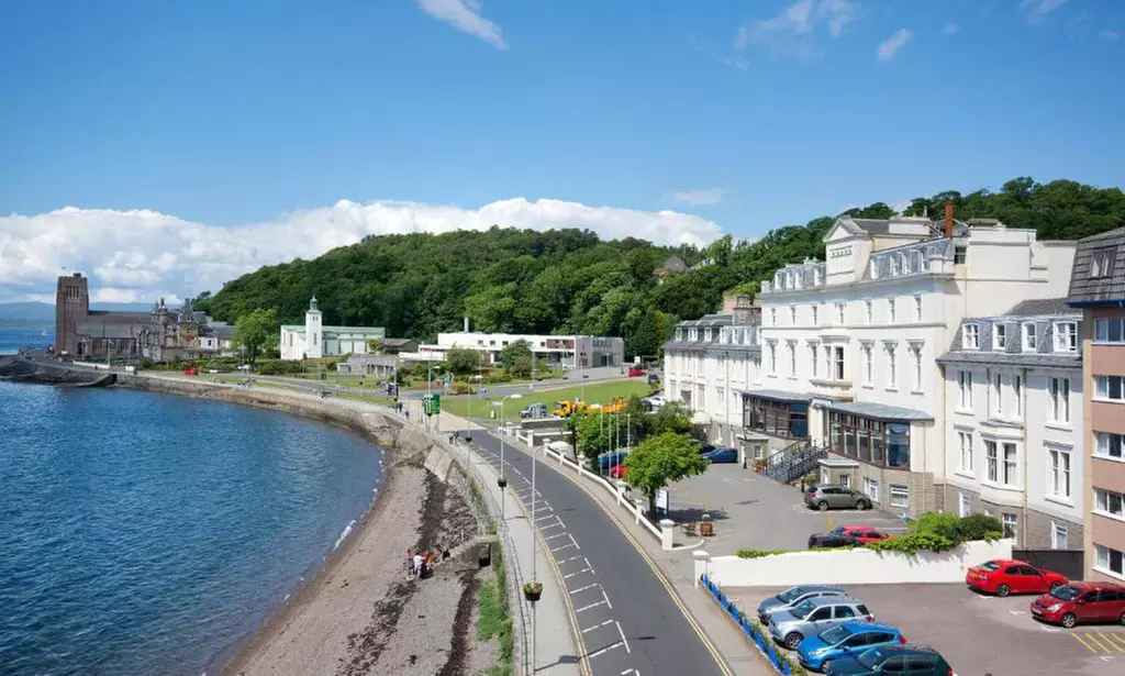 Oban: Double or Twin Room with Breakfast & Optional £30 F&B Voucher