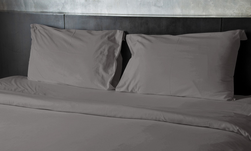 Image 3: King Size Bamboo Comfort 4-Piece 1800 Count Bedding - EXTRA SOFT DEEP SHEETS
