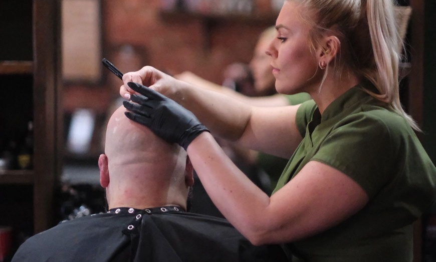 Image 3: The Gentleman’s Reset – Sharp Shaves & Relaxing Extras