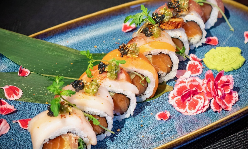 Image 2: Zestawy sushi: Hakuto, wegetariański lub pieczony do wyboru