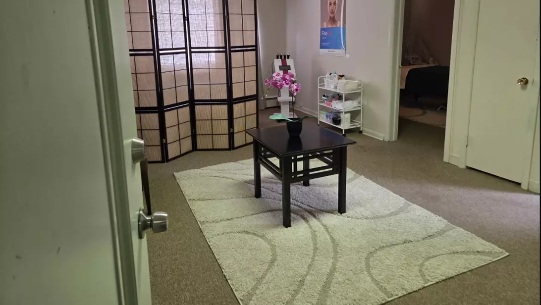 60-Min Deep Tissue Massage or 30-Min Body Massage with Essential Oil