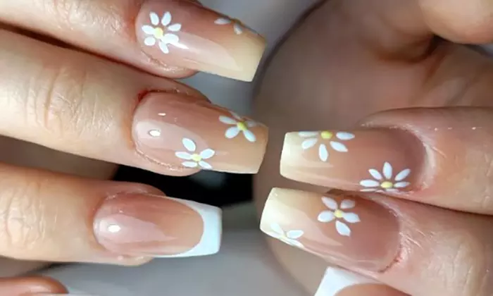 Sesión de manicura, pedicura o ambas para 1 persona, con hasta 41% de descuento - Primary Image