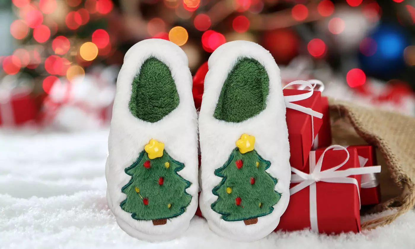 Cozy Christmas Tree Slippers Festive Plush!