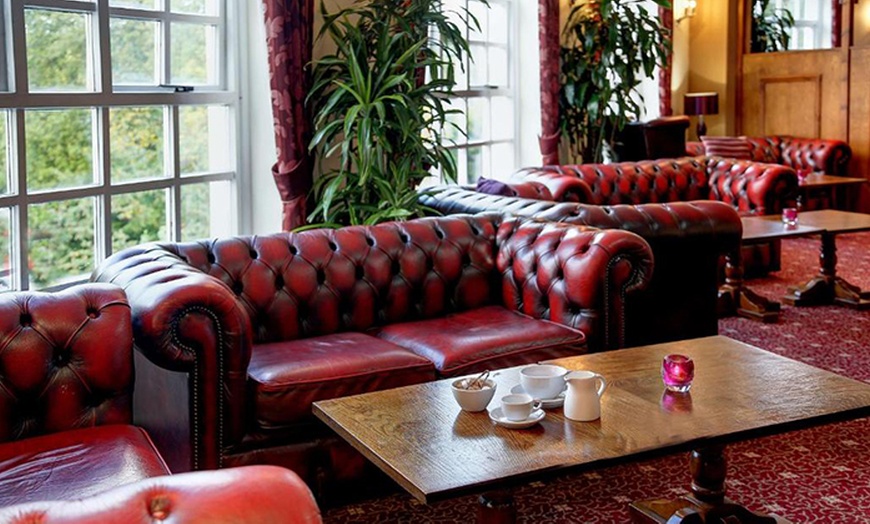 Image 4: Manchester: Stay for 2 with Breakfast, Late Checkout & More 