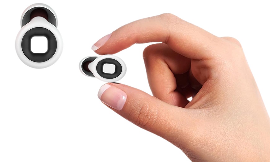 Image 4: Two Pairs of Soft Silicone Ear Plugs