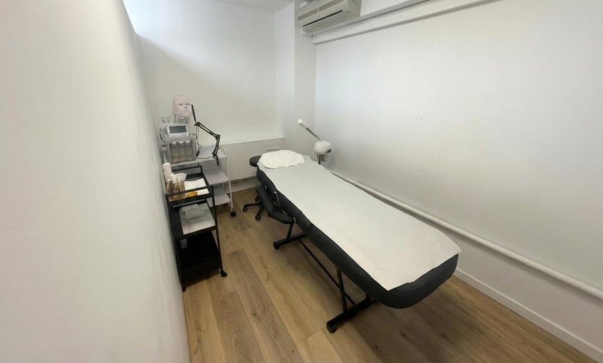 Image 2: Massage et soin visage avec GB Center