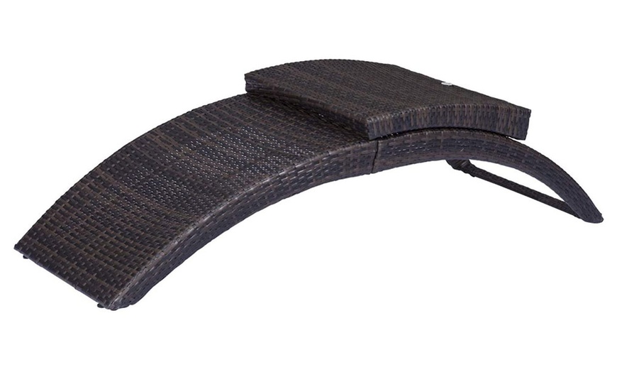 Image 9: Outsunny Rattan Sun Lounger in choice of colours 