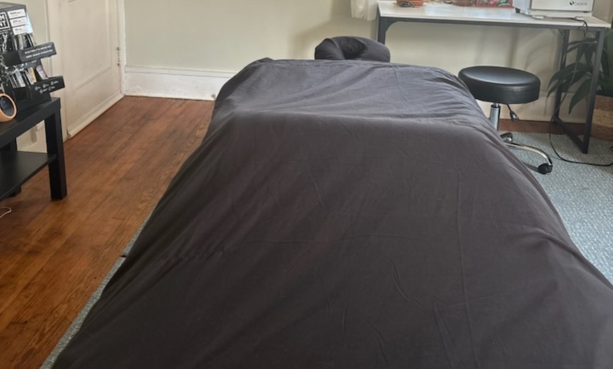 Image 3: Rejuvenate with a 60 or 90-Minute Deep Tissue Massage with Oil