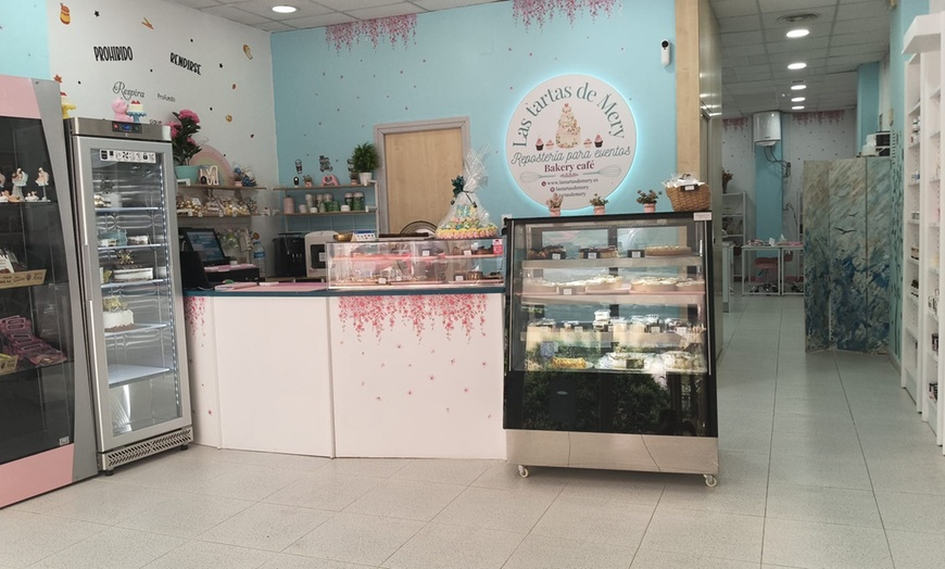 Image 10: Taller de repostería con una copa de vino para 1, 2 o 5 personas