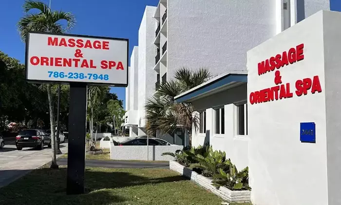 Swedish, Deep Tissue or Thai Massage w/Hot Towels for 1 or Couples