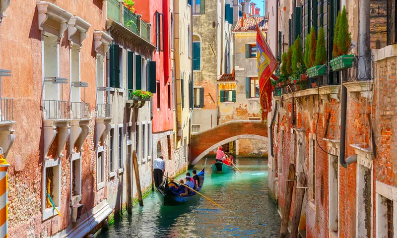 ✈ Zurich, Chur, Brig & Venice with Glacier Express: 4 Nights