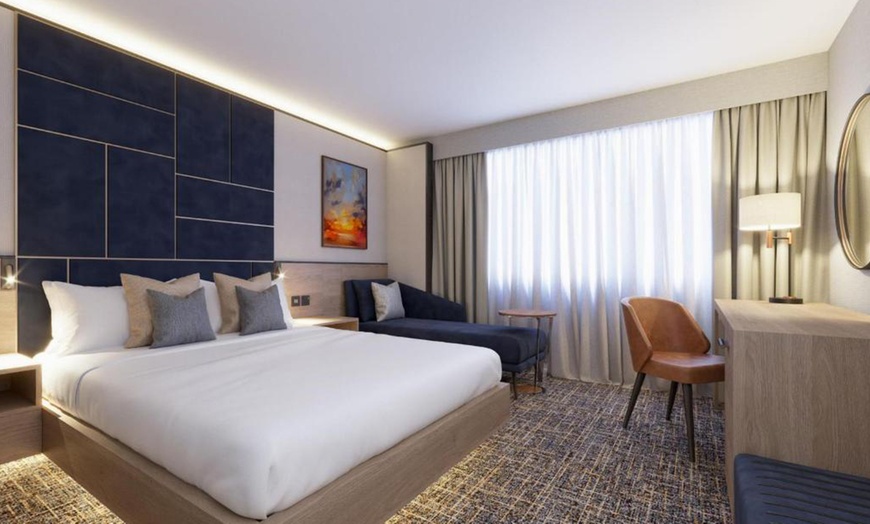 Image 10: Essex: 4* Stay for 2 or 4 with Breakfast and optional Zoo tickets 